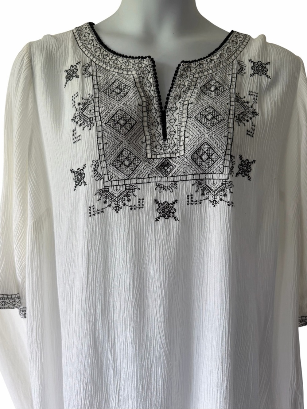 Daniel Rainn Embroidered Boho Peasant Hippie Tunic Top White Crinkle Rayon Sz 2X - Picture 2 of 7
